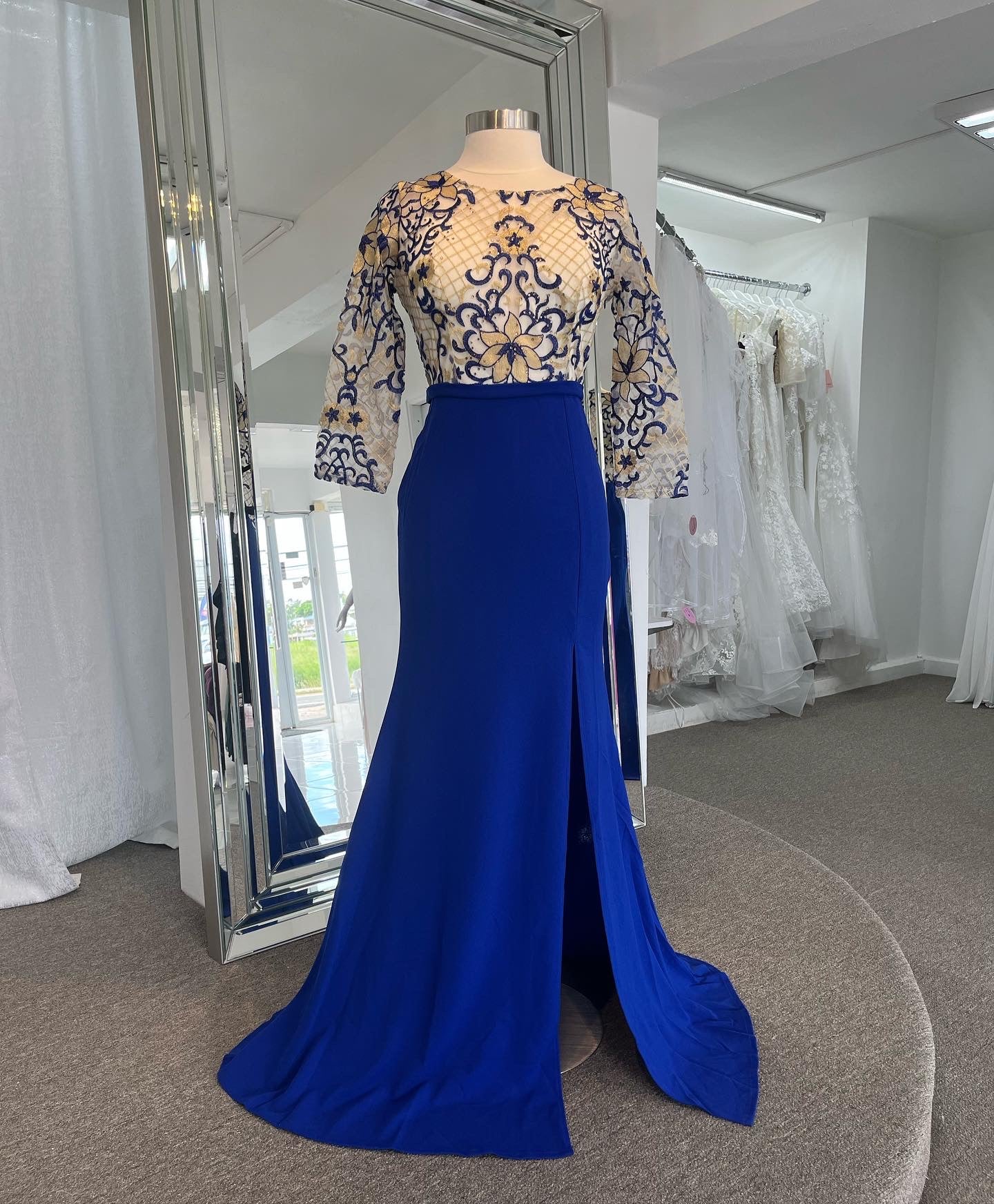 ROYAL EMPERATRIZ DRESS
