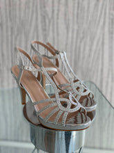 Load image into Gallery viewer, Silver Highheels

