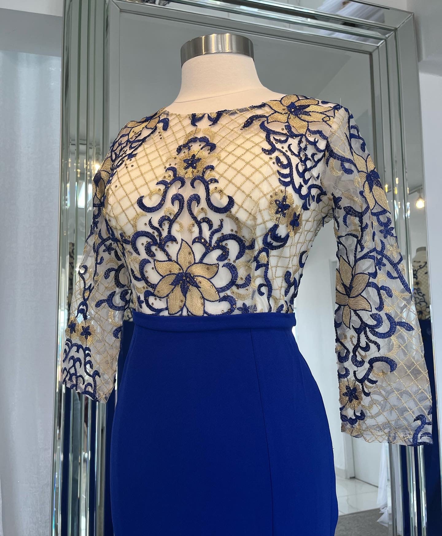 ROYAL EMPERATRIZ DRESS