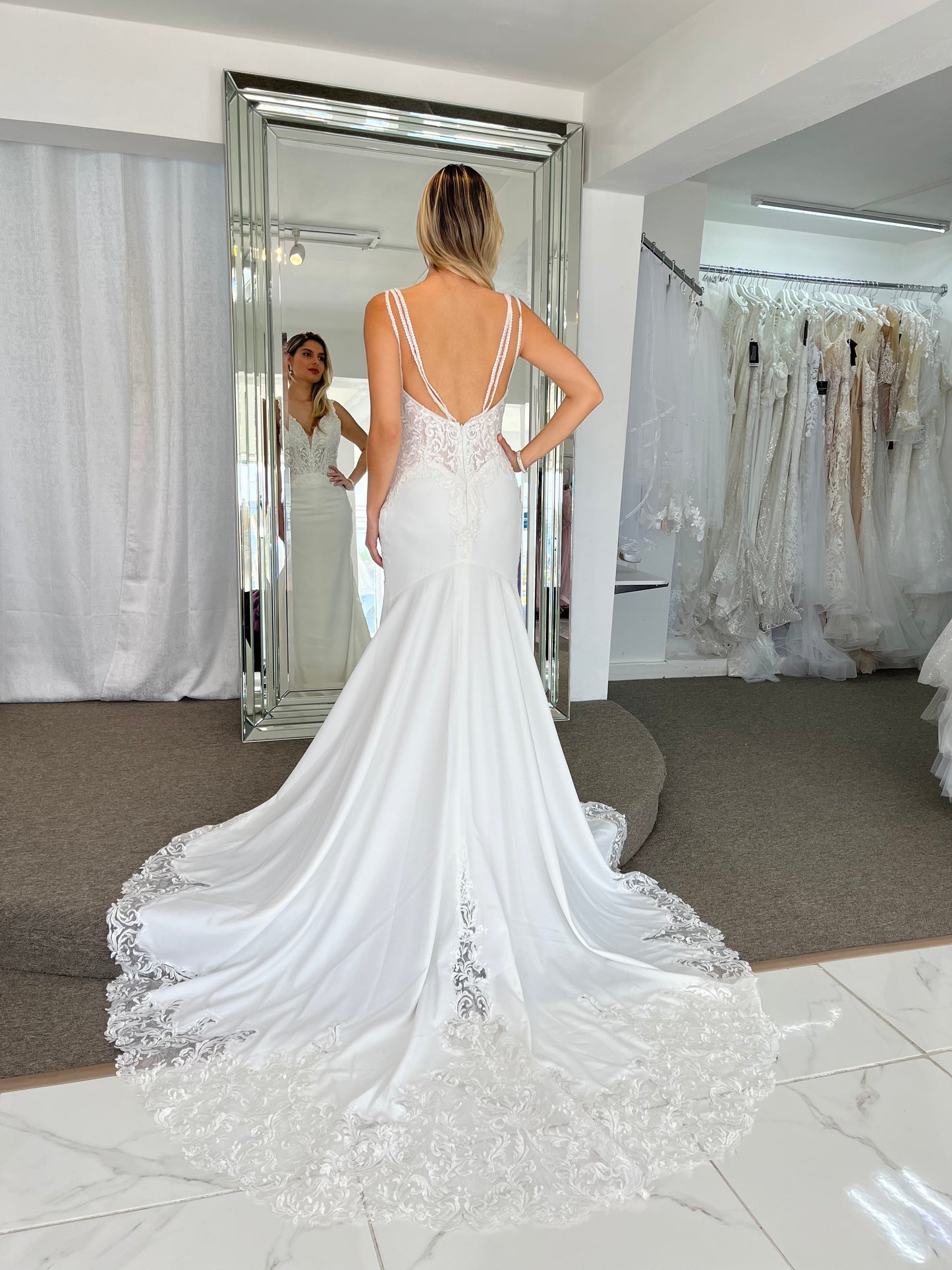 RONLYS BRIDE DRESS